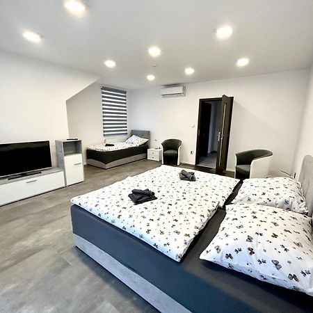 Apartmany Premium Se Soukromym Parkovanim Česká Lípa Exteriör bild