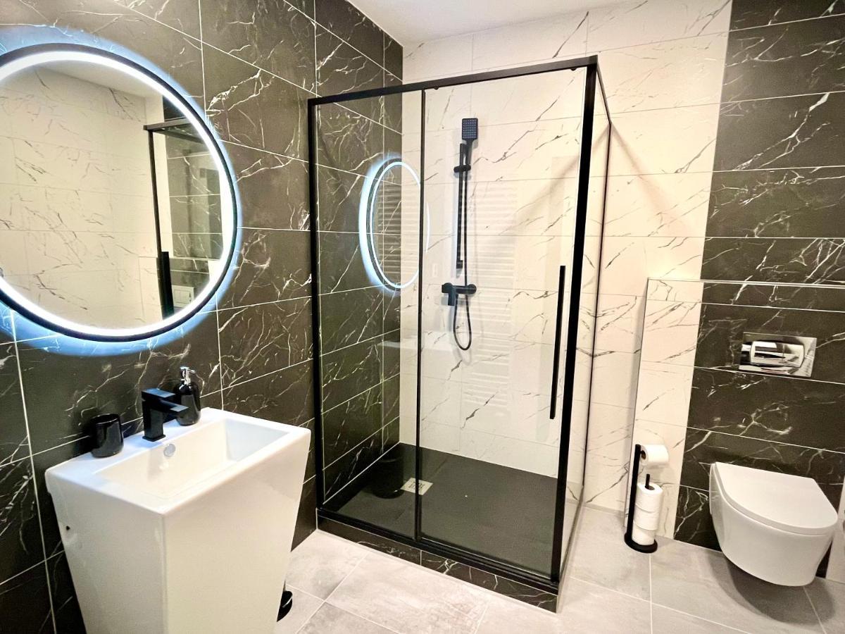 Apartmany Premium Se Soukromym Parkovanim Česká Lípa Exteriör bild