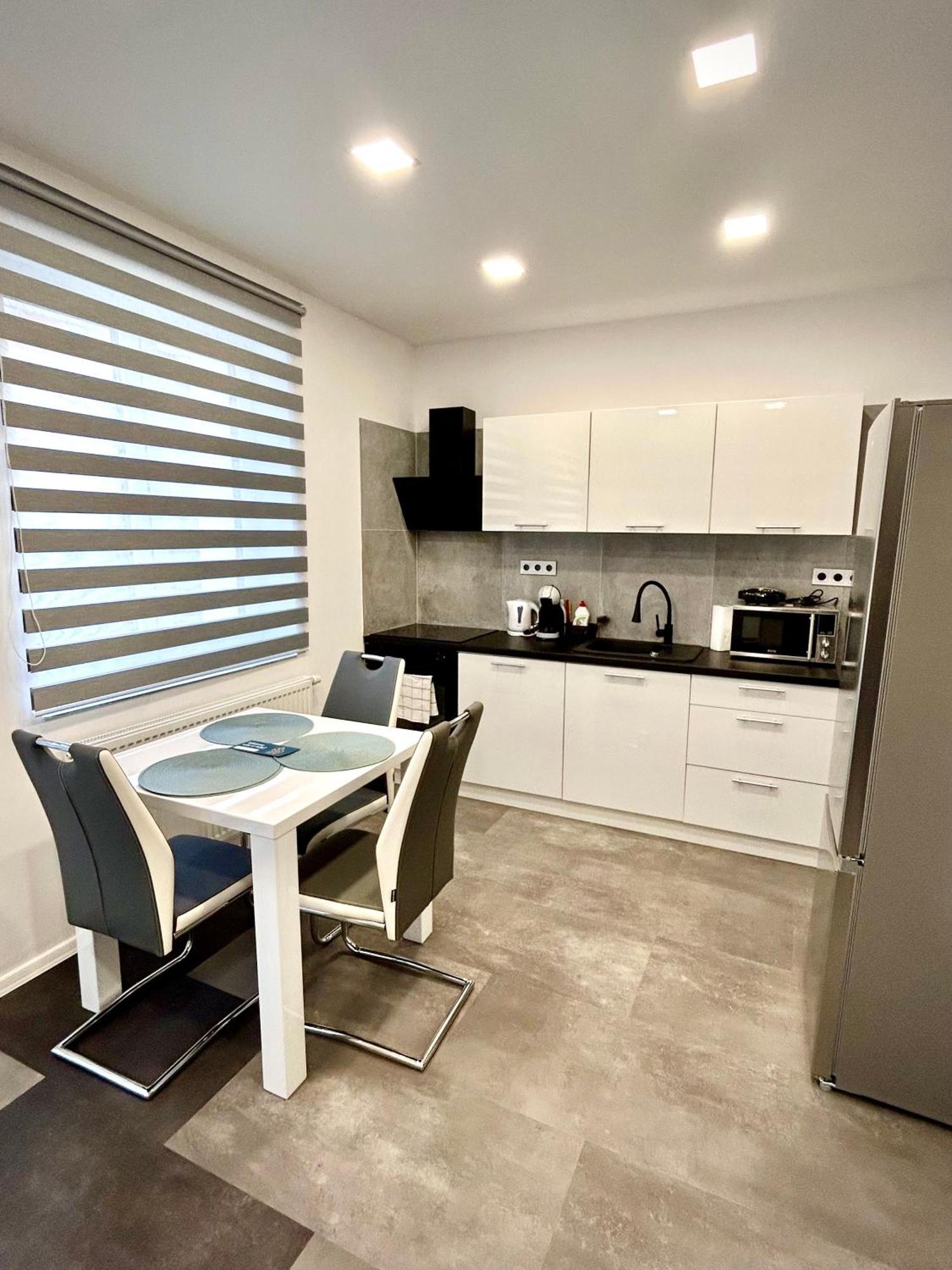 Apartmany Premium Se Soukromym Parkovanim Česká Lípa Exteriör bild