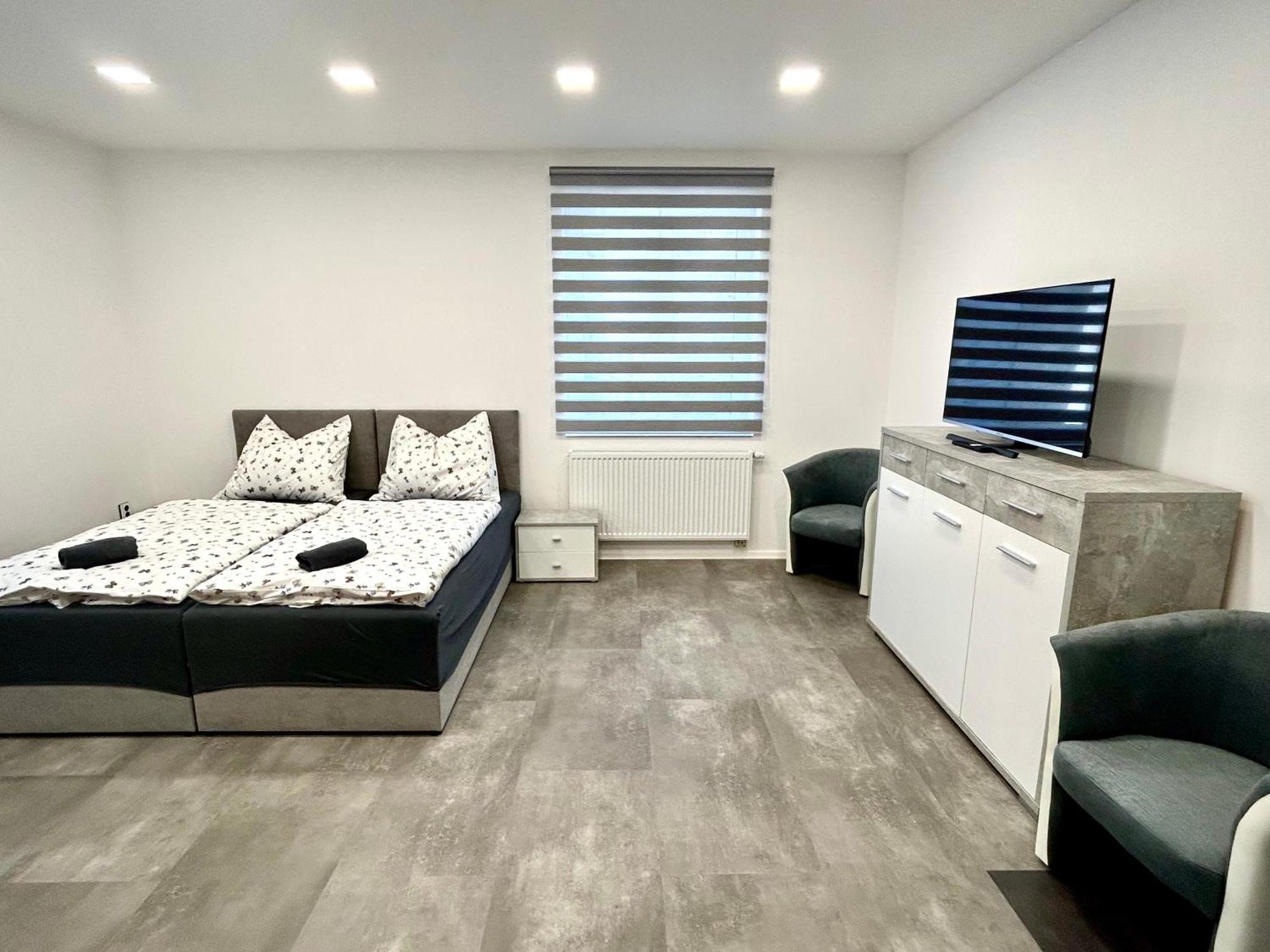 Apartmany Premium Se Soukromym Parkovanim Česká Lípa Exteriör bild
