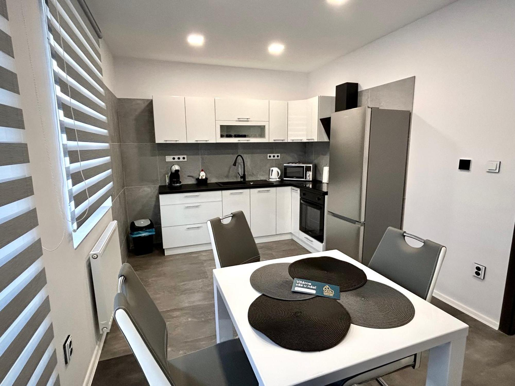 Apartmany Premium Se Soukromym Parkovanim Česká Lípa Exteriör bild