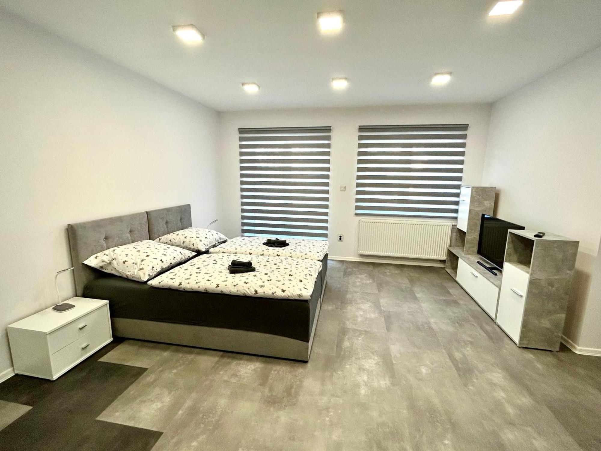 Apartmany Premium Se Soukromym Parkovanim Česká Lípa Exteriör bild