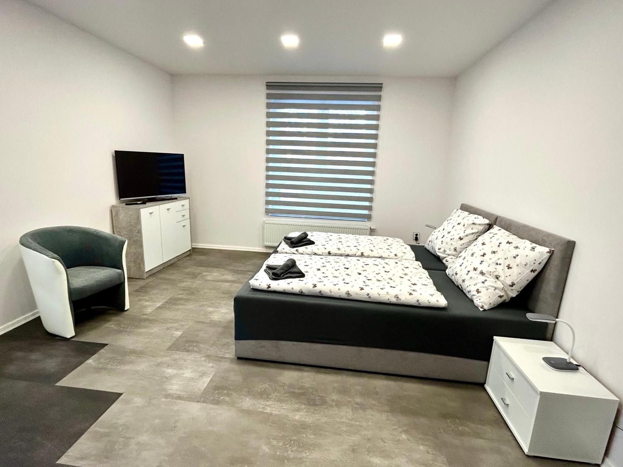 Apartmany Premium Se Soukromym Parkovanim Česká Lípa Exteriör bild