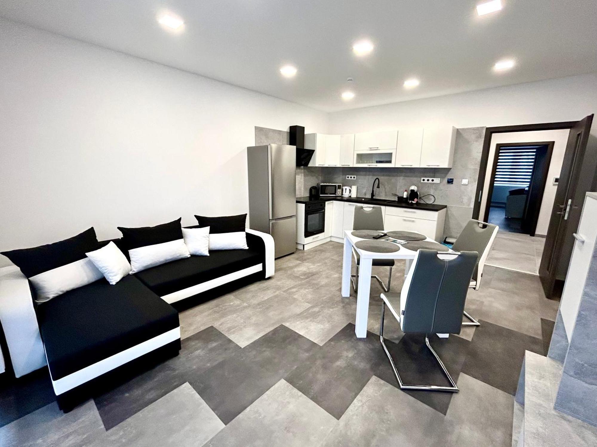Apartmany Premium Se Soukromym Parkovanim Česká Lípa Exteriör bild