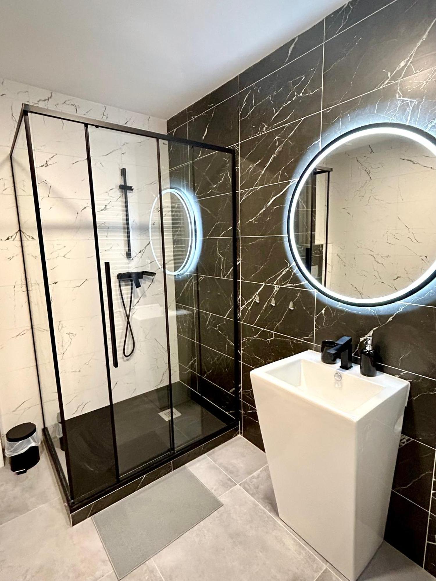 Apartmany Premium Se Soukromym Parkovanim Česká Lípa Exteriör bild